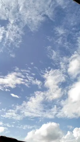 Cinta yang tulus, hanya melihat dari kejauhan, menikmati keindahannya saja sudah cukup, tanpa harus memilikinya ✨✨ Hasil Timelapse siang tadi☁️💙 #langit #bluesky #beautifulsky #videotimelapse #timelapse #videolangit #timelapselangit #aesthetic #aestheticsounds #aestheticvibes #zxycba #fyp #masyaallah #💙 #✨ #berandatiktok 