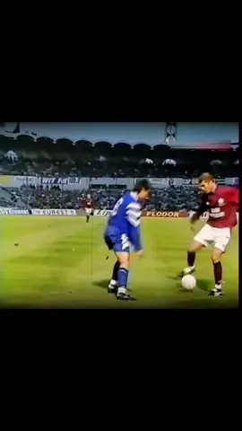 مهارات و كنترول زيزو زيدان الشاب في بدايته مع بوردو 😍😍من يومه اسطورة الاساطير زيدان الفنان  زيدان 🎶🕴️👏👏👏👏#sports #zidane #اكسبلورexplore #football #foryourpage 