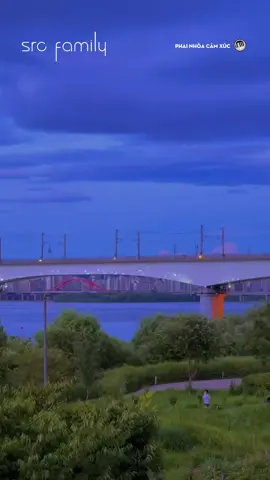 Thời gian làm ta nhận ra khoảng cách trong từng suy nghĩ... #MrSiro #SRCFamily #phainhoacamxuc #nhachaymoingay 