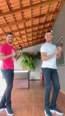 Mais um clássico que marcou época pra vcs!  . . . #Flashback #dança #dance #coreography #oldmusic #anos80 #years80 #nostalgia #remember #dancer #musicasquemarcam #anos90 #passinhos #reelsdomomento 