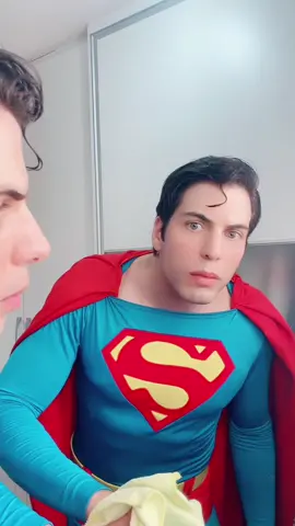 Did I make you look? 🦸🏻‍♂️🤓 #superman #clarkkent #christopherreeve #cosplay #foryou 