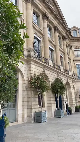 #paris #fashionweek #fashionweek2023 #parisfashionweek #parisianstyle #model #modeling #models #modellife #topmodeltvn #topmodel #topmodelpolska #topmodels #fashion #showroom #modeljob 