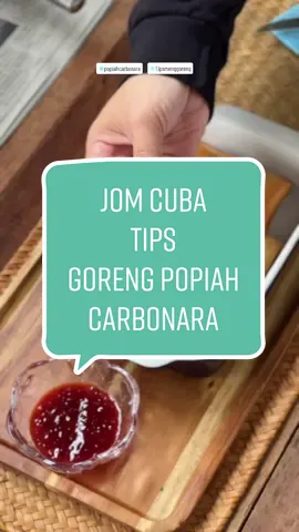 Selalu saja semasa menggoreng popiah carbonara kalau tak pecah, mesti comot. Jadi geram! Tak mau goreng dah 🤭 Kemudian kawan ajar cara goreng kurang risiko pecah atau meletup. Yes berjaya! Korang cubalah…  1. Inti mesti betul-betul sejuk 2. Dah gulung tunggu kering | simpan dalam peti ais sekejab 3. Mesti panaskan minyak & goreng guna api kecil. Biar lambat asalkan selamat 😁 - #gorengan #popiahcarbonara #dapurketuhar_mass #kuih #makanpetang #kuih #tiktokmalaysia #masakdirumah 