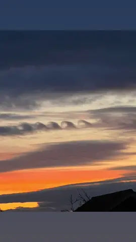 Well the universe delivered big last night, i saw my first ever kelvin-helmholtz cloud 🥹👏🏼🙌🏼