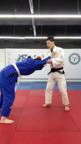Pls don't be defensive..😅😅 / 제발 엉덩이 좀 뒤로 빼지마🤣 #fyp #추천 #유도 #judo #용인대학교 #용용용 #틱톡스포츠 #파트너크리에이터 #sigma 