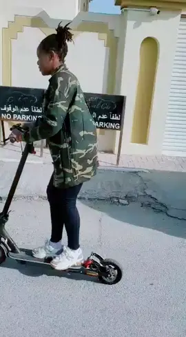 #loveofskating #kenyansinqatar🇶🇦🇶🇦🇰🇪🇰🇪 #ugandansinqatar🇺🇬🇶🇦 #viral #expole #makemefamous #scooter #skategirl 