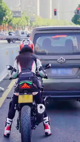 So cute! So sweet #moto #motogirl #bikelover #bike #motocycle #rider #foryoupage #fyp 