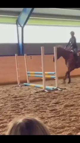 #horse #horsejumpingfail #funnyvideos 