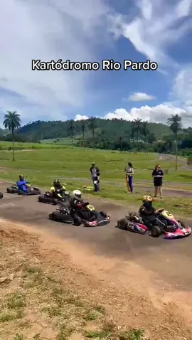 Nós somos o Kartódromo Rio Pardo localizado na cidade de São José do Rio Pardo, interior de Sp! #kartodromo #kart #corrida 