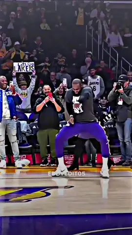 Lebron dance🦁🏀 #NBA #lebron #lebronjames #dance #watchthis #liluzivert 