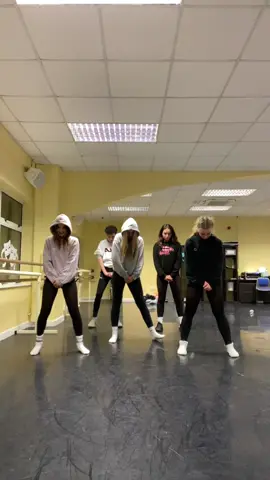 @user @caitlin o callaghan @ells🤍 @Síofra 