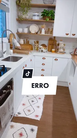 Nao cometam o mesmo erro 🤦🏻‍♀️  #moveis #moveisplanejados #armariosplanejados #cozinhatiktok #cozinha #cozinhapequena #cozinhaplanejada #erro 