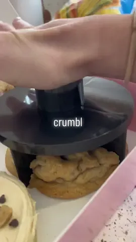 cutting crumbl this week #crumblcookies #crumblreview #crumbl #crumblcookiesoftheweek #crumblcookiereview #crumblcookiemonday #crumblcookie #asmr #asmrsounds #asmrvideo #asmrtiktoks 