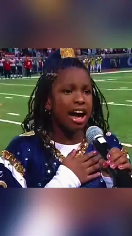 just a little girl with big dreams 🤍