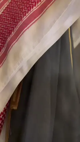 اليوم ينحط على رف الأيام السَّعيدة، لطلّة عريسنا في البّشت الأسود اللهم ألفة وحُب وتوفيق وأيام حلوة تملئ حياته 🤍🤍..'#عريسنا#funny #explore #foryou #fyp #pov #explore 