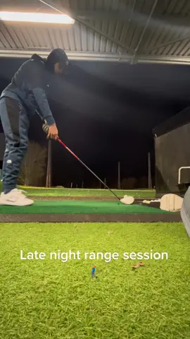 Night sessions hit the best #drivingrange #foryoupage #stinger #pga #fyp #golfswing #longshot #golfswing #americangolf 