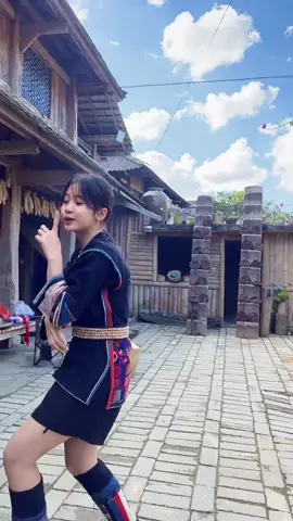 #haninationality #minority #xishuangbanna #springvibes #dancechallenge #chinesegirl #yunnan #哈尼族 #chinaview #tiktokchallenge #fypシ #哈尼族姑娘 #西双版纳 #traditionallook 
