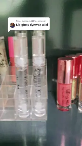 Replying to @maaya628 Niki beauty lip gloss thiyenawa , wadi wisthara one nam mata whatsapp message ekak danna dear ✨️ #glamourgirlslk #nikibeautylk #cosmetics #makeup #foryoupage #fyp  #lipgloss #lipglossbusiness #onlineshoppingsrilanka #smallbusinesssrilanka 