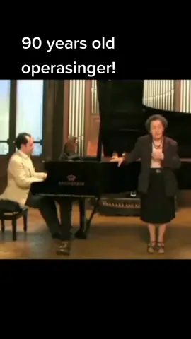 Lina Vasta singing Traviata with 90 years old #opera #traviata #verdi #oldschool 