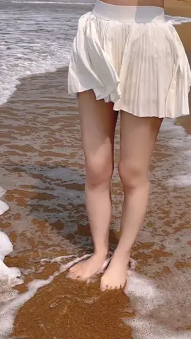 Biển hôm nay gió to quá #PhaiDepNgayNay #WomenOfTikTok #xuhuong #foryou #xuhuong2023 #xuhuong2023 #gaixinh #dance 