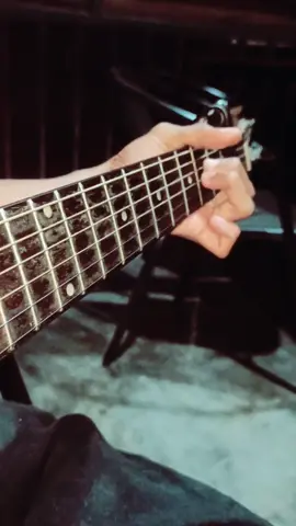 tahan sebentar.mari sholawatan  - - #sholawat #sholawatjibril #covergitarakustik #fyp