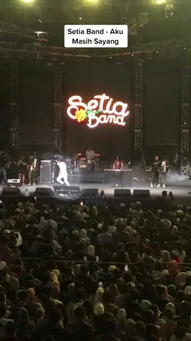 Closing Setia Band - Aku Masih Sayang . . @Now Playing Festival  #nowplayingfestival #setiaband #akumasihsayang #fyp #festival #music #infofestival #musicfestival2023 #nowplayingfestival2023 #pusenifbandung #bandung #musicindonesia #pasarmusik #festivalmusic #musikindonesia 