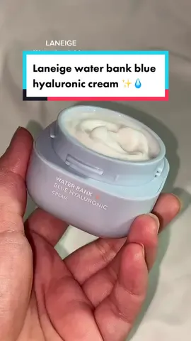 Pertama kali nyoba langsung suka💧✨✨ Ringan (walaupun cream) & ngunci kelembapan juga pas banget! Ada versi gel nya, kalau kamu type kulit oily acne prone 🫶🏻