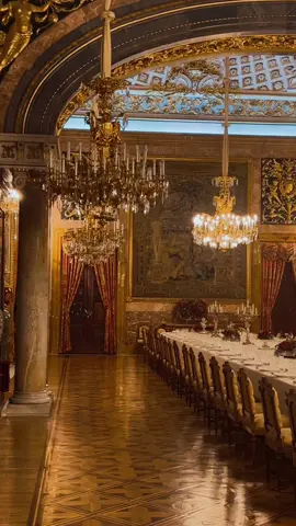 Comedor Palacio Real de Madrid  #royalty #royal #royals #royalfamily #queen  #Love #monarchy  #instaroyals #britishroyals #fashion #king #princess    #spanish   #life #spanishroyalfamily  #style #beauty #royalstyle  #royalwedding #crown   #royalfashion #royalfamilies