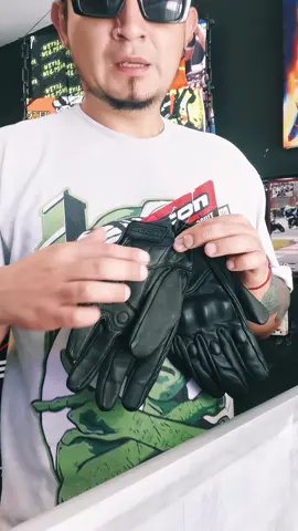 Sensacionaldes guantes Icon Pursuit en cuero liso ⛔Visitanos en la Carrera 24# 68-67 #guantes #guantesmoto #gloves #glove #guantesdecuero #guantescuero #guantesdeproteccion #icon #iconpursuit #proteccion #moteras #moteros #moteroscolombia #moterosbogota #chicasmoteras 
