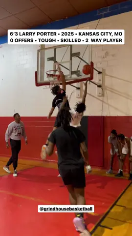 🚨 𝘾𝙊𝙇𝙇𝙀𝙂𝙀 𝘾𝙊𝘼𝘾𝙃𝙀𝙎 🚨 6’3 LARRY PORTER • 2025 • KANSAS CITY, MO 0 𝙊𝙁𝙁𝙀𝙍𝙎 • TOUGH • SKILLED • 2  WAY PLAYER Larry is an underrated player with a lot of potential. Due to his size, he has a matchup problem on both sides of the ball. He is able to guard 1-4. He is a very tough player that is it not afraid of contact. He is able to score on 3 levels. 𝙃𝙐𝙂𝙀 𝙐𝙋𝙎𝙄𝘿𝙀  #GrindHouseBasketball #iTrainWithMarcusWalker #basketball #basketballtiktok#fypシketballtraining #fyp #fypシ #MGESQUAD #block #AAU #aaubasketball 