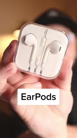 No way they sent used earpods #Tech #techtok #apple #iphone #ios #earpods #iphone5s #imparkerburton #androidguy #techguy 