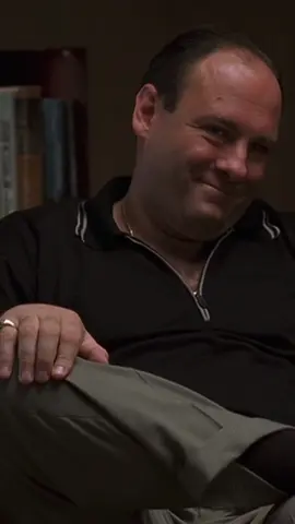 ¿Sabes cómo es la sesión de terapia de un mafioso? Es así: 📺: #LosSoprano, revivela por @HBO Max Latinoamérica 