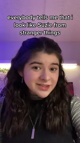 the difference the glasses make shocks everyone HAHA #suziebingham  #strangerthings 