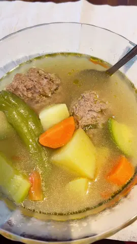 Caldo de albóndigas 😋delicioso!! 😚👌🏼#foryoupage #caldo #albondigas #converduras #fypシ゚viral #mexicantiktok #cosinando #cosinandoconamor #fypage #mexico🇲🇽 #fyp 