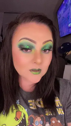#fyp #makeupadict #stpatricksdaymakeup #wakeupandmake #glam #day2 #makeuplovers #smallmua 