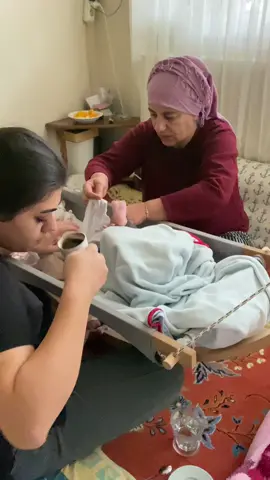 Buruk kırık bir 8 mart Depremde yitirdigimiz kadınlarımızın anısına ..  #8march #fratkmru #8mart 