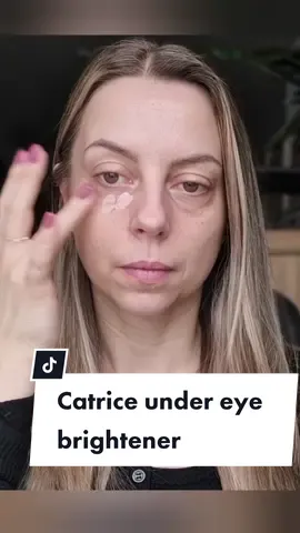 Catrice under eye brightener #catrice @Catrice Cosmetics #undereyebrightner #catriceundereyebrightener #catricereview #wallen #donkerekringen #wallencamoufleren #30plusmakeup #40plusmakeup #concealer #makeup #makeupreview #mua #makeuptips #beauty #BeautyTok #nederlands #huidverzorging 