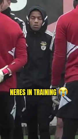 Bro thinks he’s still in Amsterdam💀😂 Via @TNT Sports Brasil #neres #ajax #amsterdam #benfica #funny #jokes #meme #trending #ballers #ucl #Soccer #footy #fifa #fut #fyp #viral #championsleague #footballtiktok #futbol #football #foryou #4u #davidneres 