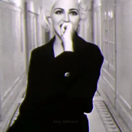 Madonna-Justify My Love-(1990) #años90 #90smusic #viral #madonna #justifymylove #parati #mdna #madonnafans #madonnaedits #1990 #90s #queenofpop #reinadelpop #recuerdos #fyp #madonnayoung 
