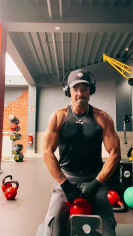 Training hart 💪🏾🔥 #sport #fitnes  #training #gym  #motivation #workout #sports #fit #football #Love #fitnessmotivation  #instagood  #Lifestyle #Running #bodybuilding #socce  #instagram #health  #health  #likeaboss #crossfitter  #photography  #follow  #bhfyp  #Running #fashion  #muscle #healthylifestyle  #nature  #life 