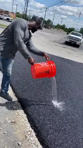 Little bit of magic 🎥: @danthepaver #asphalt #permeablepavers #paving #asphaltpaving 