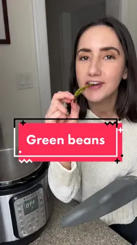 My kids eat green beans! This is my fave way to cook green veg (almost). Works with broccoli too. Just pretend i didnt lose track of time 🙈@Alex 🥘 Budget Friendly Foodie  . . . . , #whatsfordinnertonight #easyweeknightmeals #greenbeansrecipe #kidapprovedrecipes #hiddenveggies 