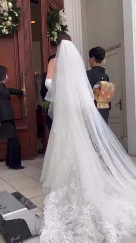 お父様、お母様3人で入場💓video by …@cwedding22 さま#プラコレ #dressy花嫁 #感動 #wedding #結婚式 #見ちゃう動画 #haveaniceday #カップルの日常 #dîlan #결혼식 #挙式