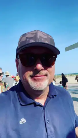 Hey, when you're in line waiting to order the famous ripper's burger, what else are ya gonna do but dance!!