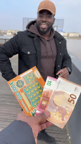Enfin quelqu’un qui Gagne un billet ✅ #experiencesociale #microtrottoir #bordeaux #drole #jeux #yao_ag #pourtoi 