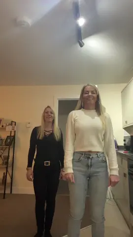 #totheright #totheleft #bestie #dance #funny #funtimes 