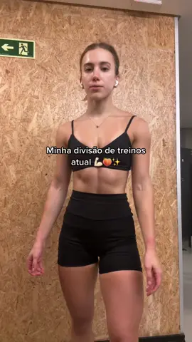 Depois de trinta mil pedidos!!! Finalmente organizada 🙌🏻 A parte de sabado e domingo nao ta no meu plano de treinos, mas eu amo fazer!  #GymTok #FitTok #divisaodetreinos