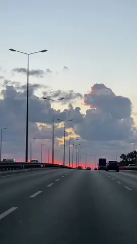 Sundown 🌇🌄🌅🌹🍓#tiktok #viral #like #fyp #fypシ゚viral #tunisia🇹🇳_algeria🇩🇿_maroc🇲🇦🧿🧿 #parati #Love 