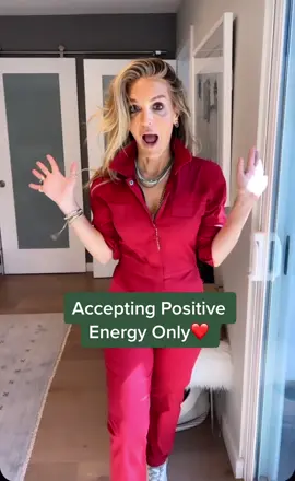 🥰❤️✨🦄 #fyp #foryou #foryoupage #positive #positivity #positivevibes #energy #women #losangeles #womenempowerment #midlife #menopause #mom #wife #viralvideo #viral #motivation #ladies #selflove #goodenergy 