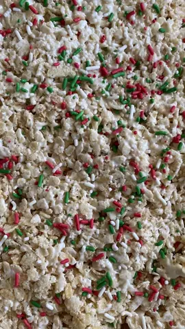 𝘊𝘩𝘳𝘪𝘴𝘵𝘮𝘢𝘴 𝘙𝘪𝘤𝘦 𝘒𝘳𝘪𝘴𝘱𝘪𝘦𝘴🎄🎁cd: 291 days☃️❄️ #christmas #baking #foryou #snow #new #viral #holiday #santa #fyp #christmasaesthetic 